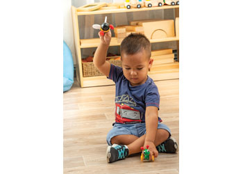 BRIO 30335 Mini Bombo - Gioco Da Spingere Per Bambini - Stimola Motricità E Coordinazione - Colori Giallo E Nero - 3