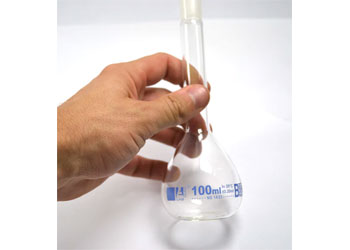 Volumetric Flask – Glass – 100ml p2