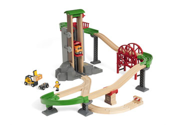 BRIO - Lift and Load Warehouse Set 32 pieces