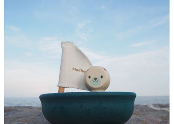 PlanToys - Sailing Boat-Polar Bear